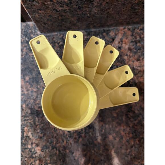 Tupperware Vintage Yellow Nesting Measuring Cups Set of 6 - Picture 3 of 7